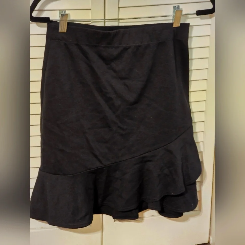 Max Studio Black Ruffle Hem Skirt NWT | Stretch Jersey Asymmetrical Flounce Sz S - Picture 1 of 5